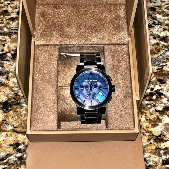 Burberry Men’s Chronograph Quartz Watch - Picture 3 of 4